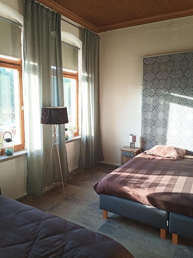 Bed and Breakfast Zur Friedrichsruh à Oelsnitz  Extérieur photo